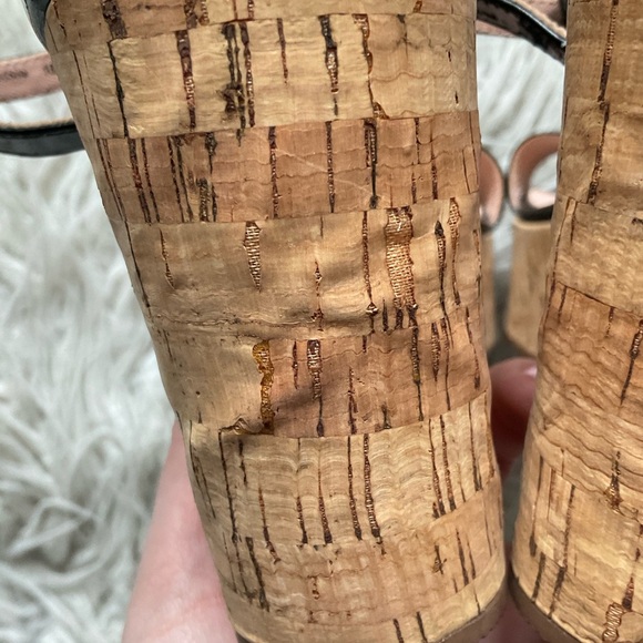 Kate Spade Tallin Black Patent Leather T-Strap Cork Platform Wedge Sandal EUC 10 - Picture 10 of 11